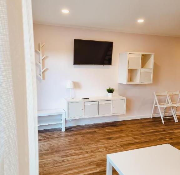 اتاق لوکس خانوادگی, Viesu Nams Kāpsargi