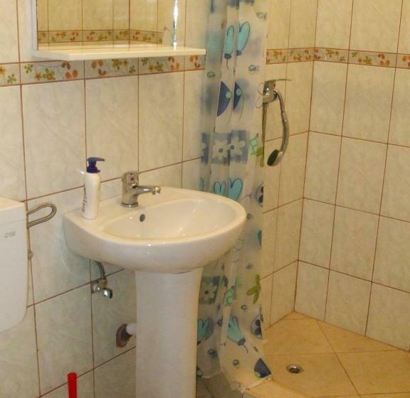 غرفة قياسية, Pensiunea Soimul