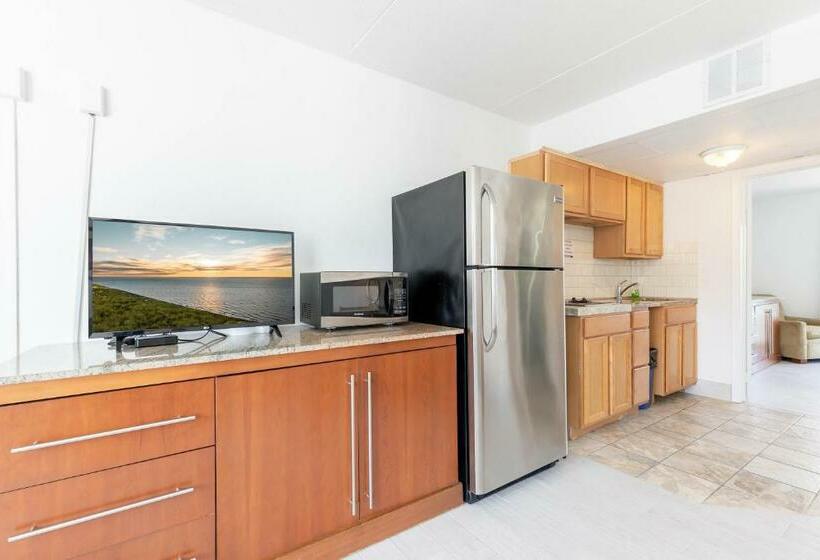 バルコニー付スイート, Premiere Motel