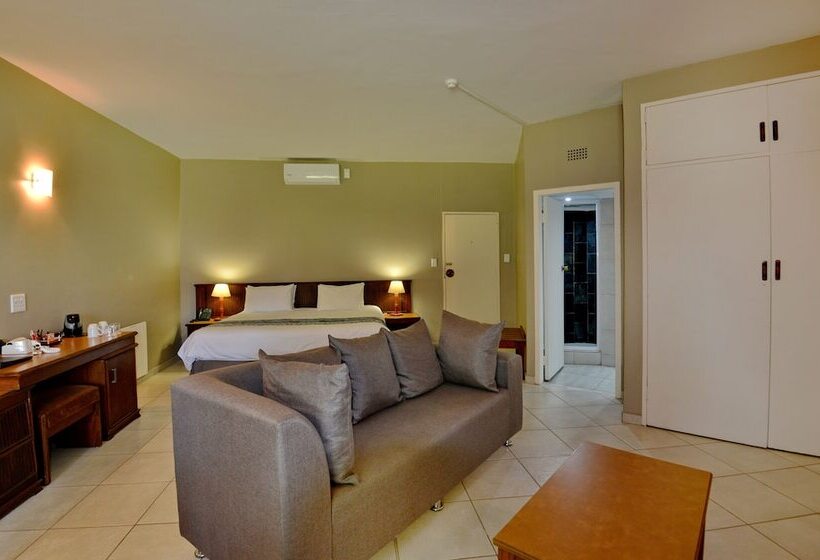 חדר משפחתי, Sundown Country Estate