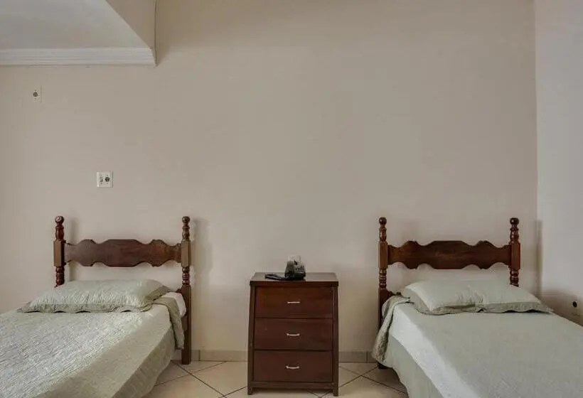 اتاق استاندارد سه نفره, Estrela Do Vale
