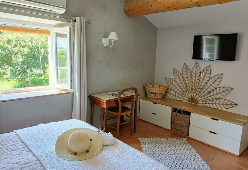 غرفة قياسية, La Ferme Les Eybrachas