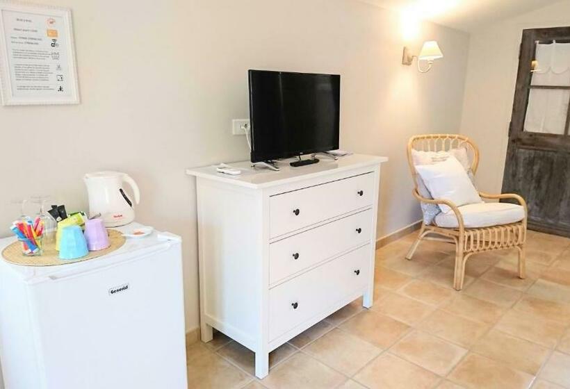 غرفة قياسية, La Ferme Les Eybrachas