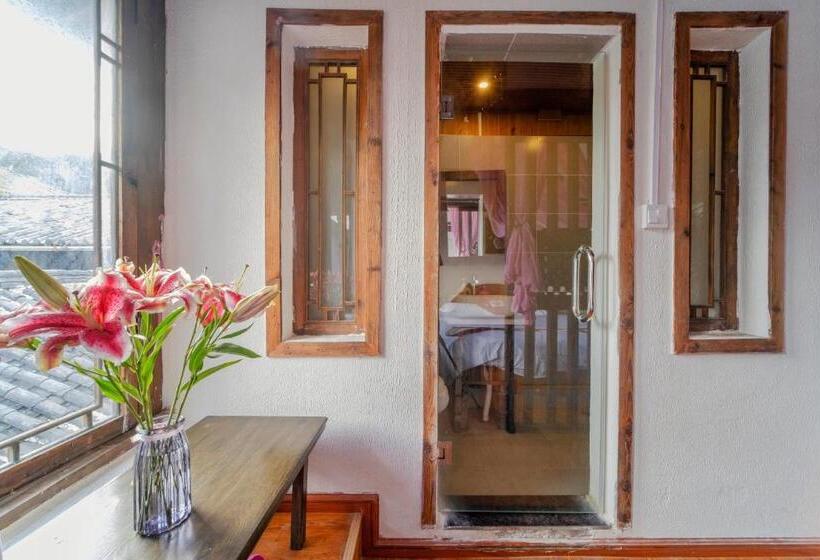 Quarto Deluxe, Lewo Guest House