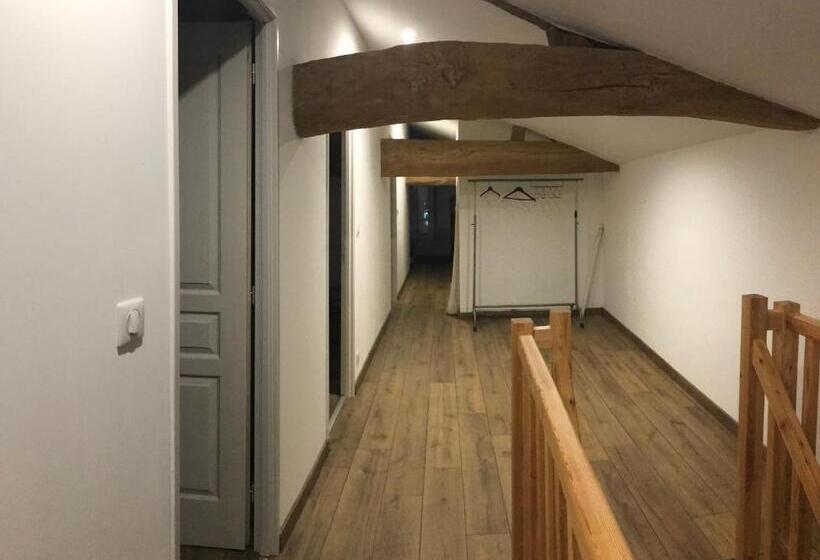 Дом 3 Спальни, L Auberge Meilhannaise