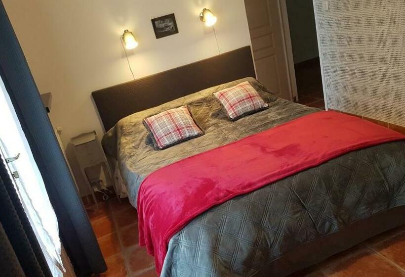 غرفة قياسية ثلاثية مطلة علي الحديقة, Domaine De Sahil