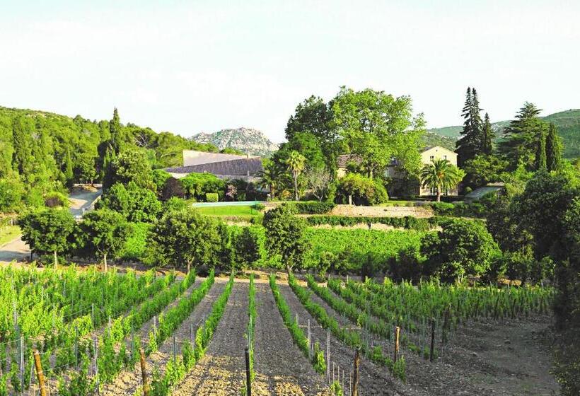 غرفة قياسية رباعية, Château Haut Gléon