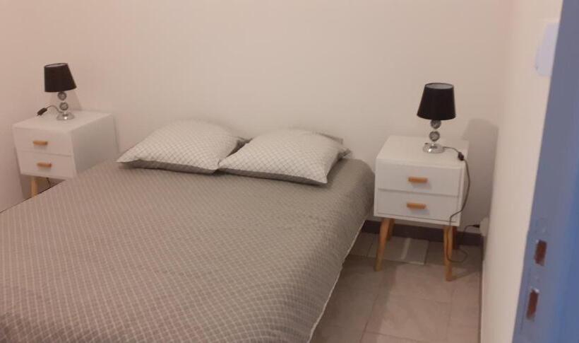 غرفة قياسية رباعية, Château Haut Gléon