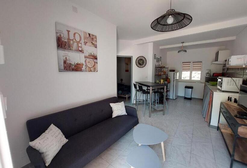 غرفة قياسية رباعية, Château Haut Gléon