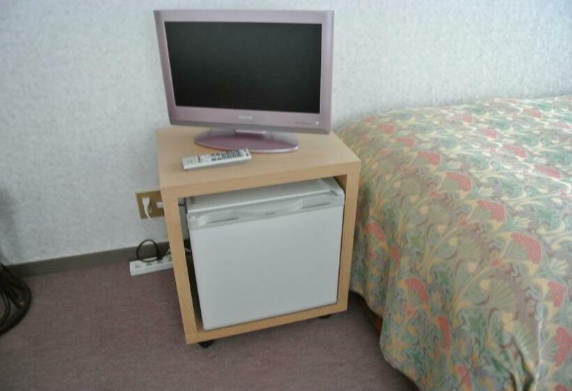 基本三人间, Pension Surf Rider