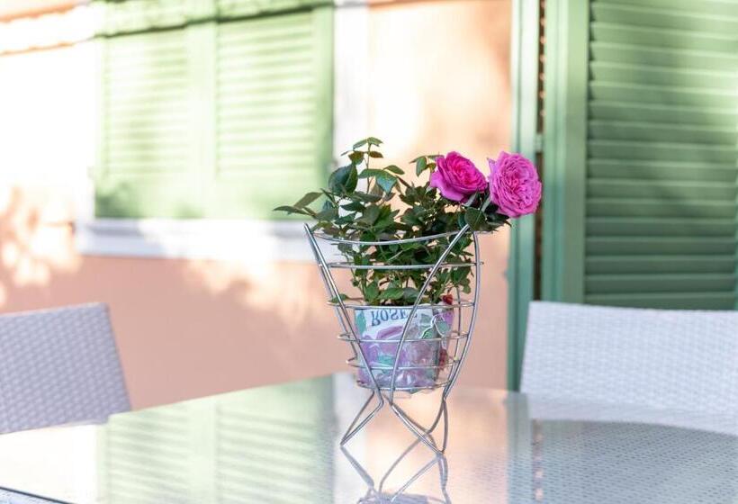 庭の見える１ベッドルームアパートメント, Rta La Pergola