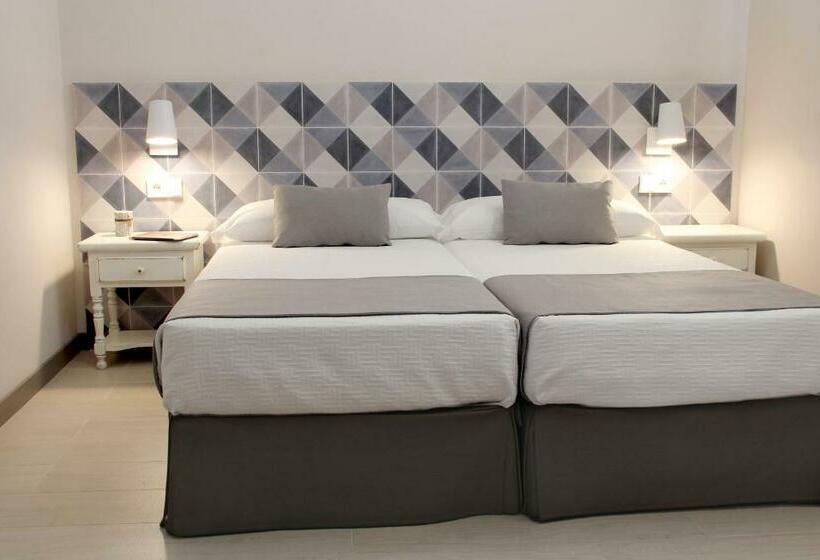 Quarto Ático, Apartamentos Ribera