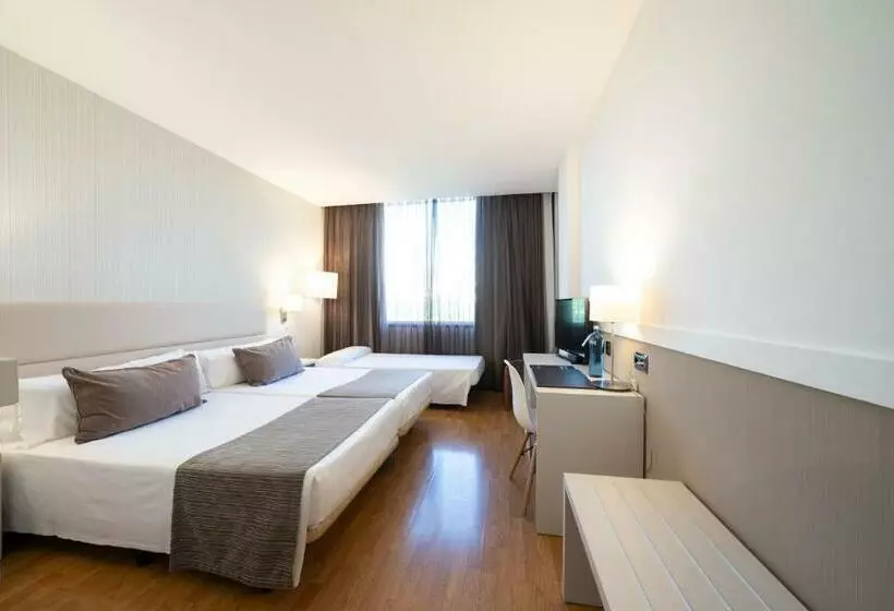 اتاق استاندارد سه نفره, Catalonia Gran Hotel Verdi