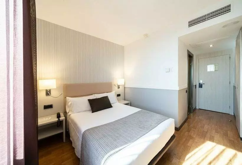 اتاق استاندارد یک نفره, Catalonia Gran Hotel Verdi