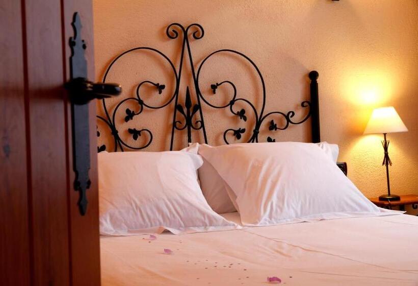 إستديو عائلى, Complejo Rural Turimaestrat