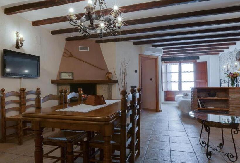 Семейное Студио, Complejo Rural Turimaestrat