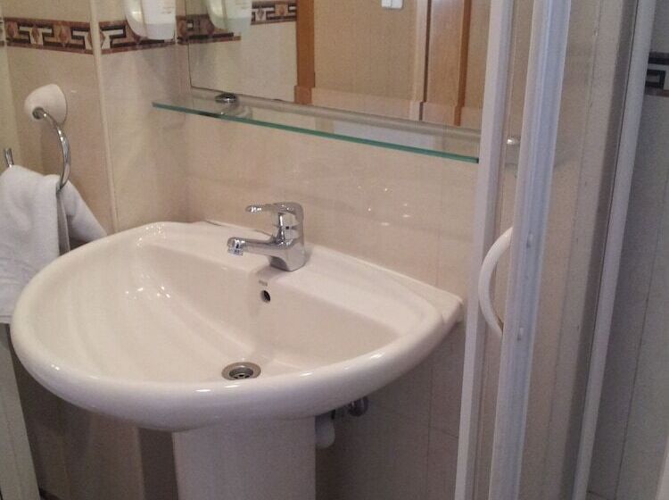 Номер Стандарт, Hostal Juan Xxiii   Madrid Norte