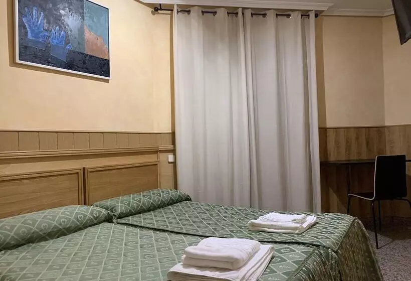 スタンダードルーム, Hostal Juan Xxiii   Madrid Norte