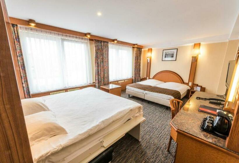 غرفة عائلية كلاسيكية, Bero