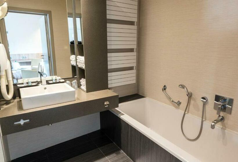 جناح إدارى, Bero