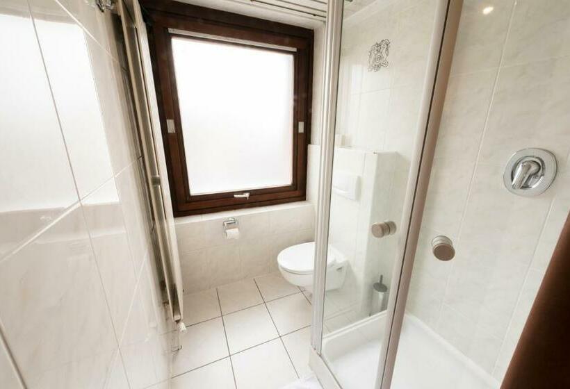 جناح كلاسيكي, Bero