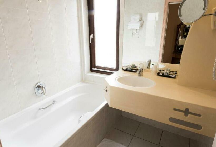 جناح كلاسيكي, Bero