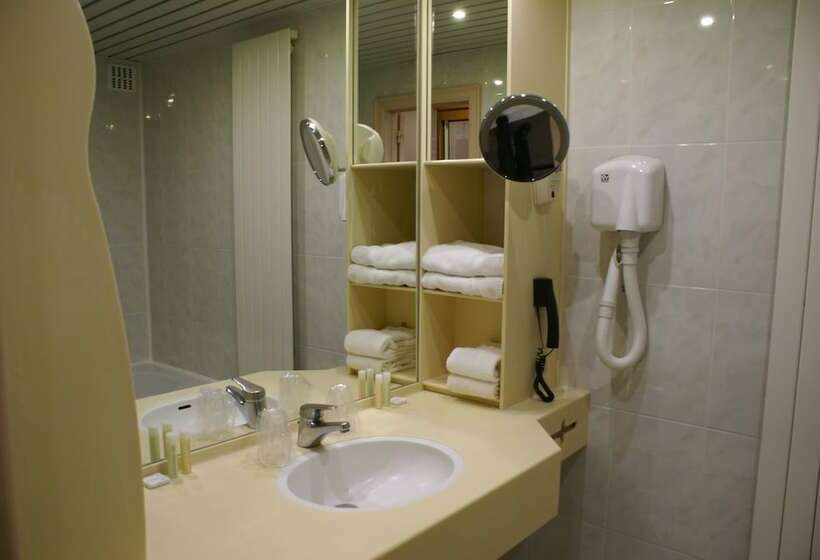 غرفة كلاسيكية, Bero