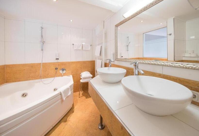 スーペリアースイート, Heitzmann   Hotel & Rooftop