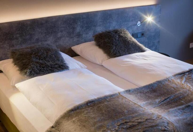 コンフォートトリプルルーム, Heitzmann   Hotel & Rooftop