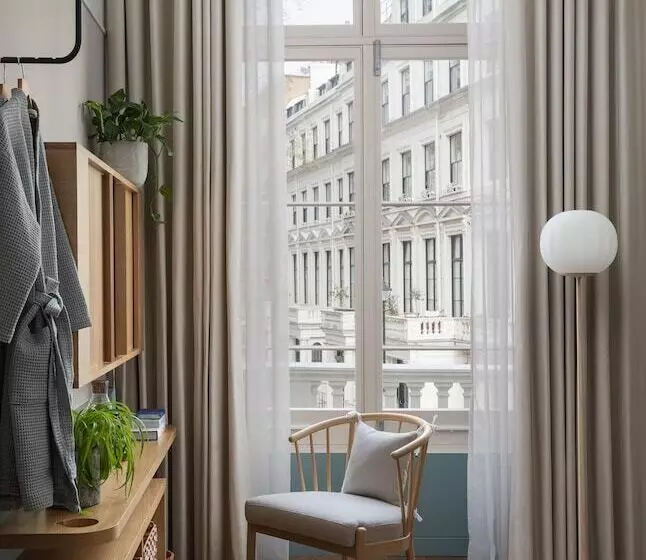 スタンダードルーム, Inhabit Queen S Gardens, A Member Of Design Hotels