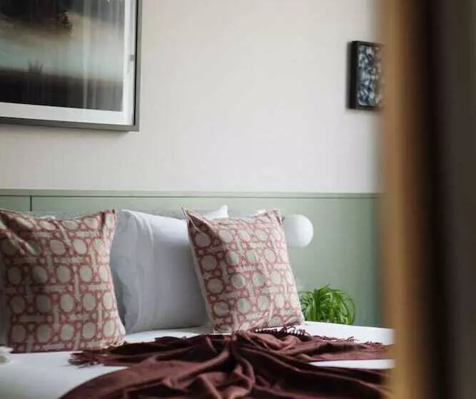 デラックスルーム, Inhabit Queen S Gardens, A Member Of Design Hotels