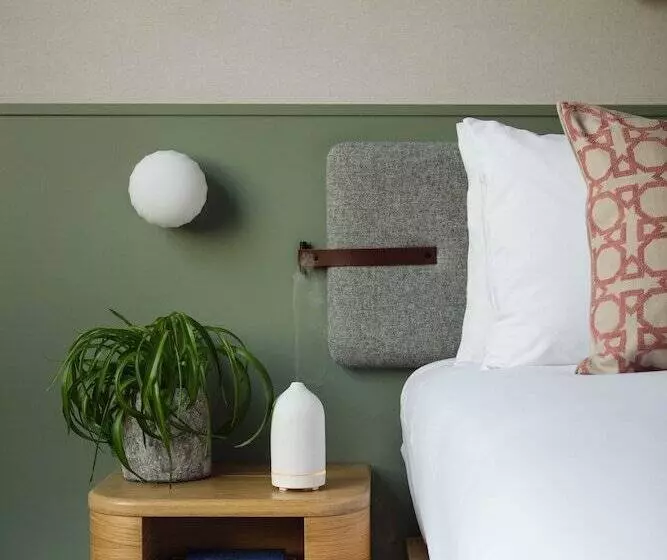 デラックスルーム, Inhabit Queen S Gardens, A Member Of Design Hotels