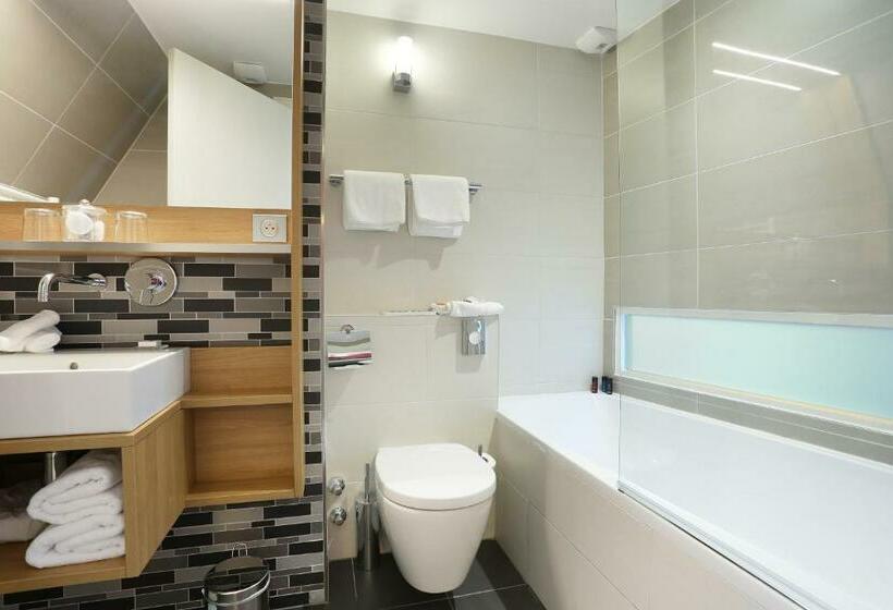 Junior Suite Vue Jardin, Jardins De Mademoiselle Hôtel & Spa