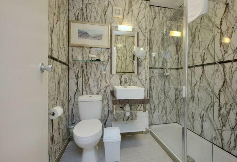 家庭间, Muthu Fort William