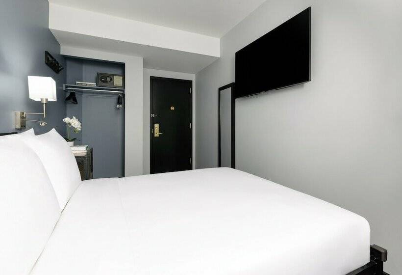 수피리어 룸, OYO Times Square