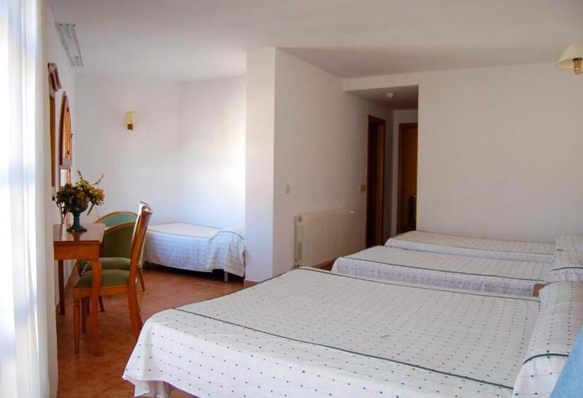 חדר סטנדרט לארבעה, El Gamo