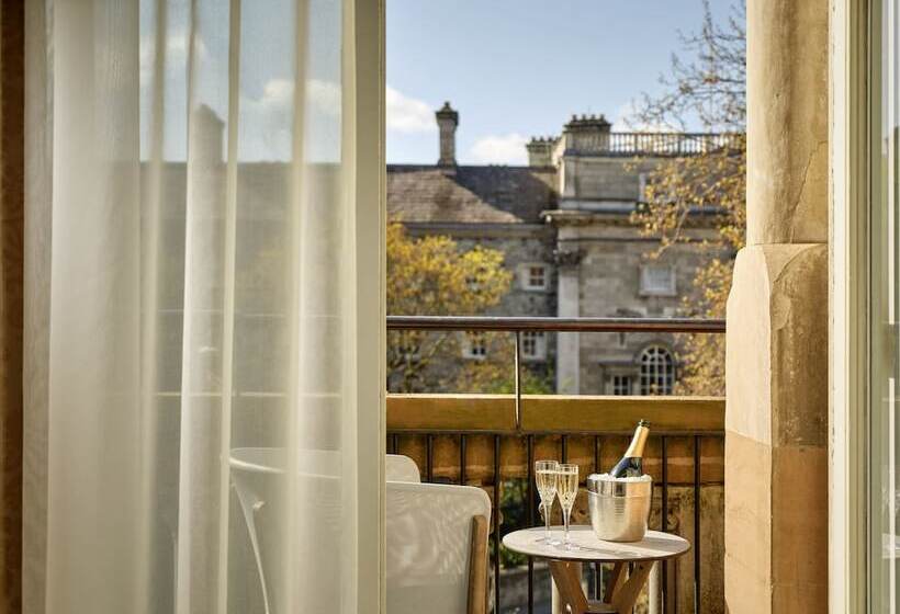 סוויטה נשיאותית, The College Green Dublin Hotel, Autograph Collection