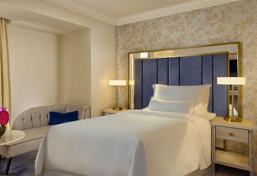 חדר קלאסי, The College Green Dublin Hotel, Autograph Collection