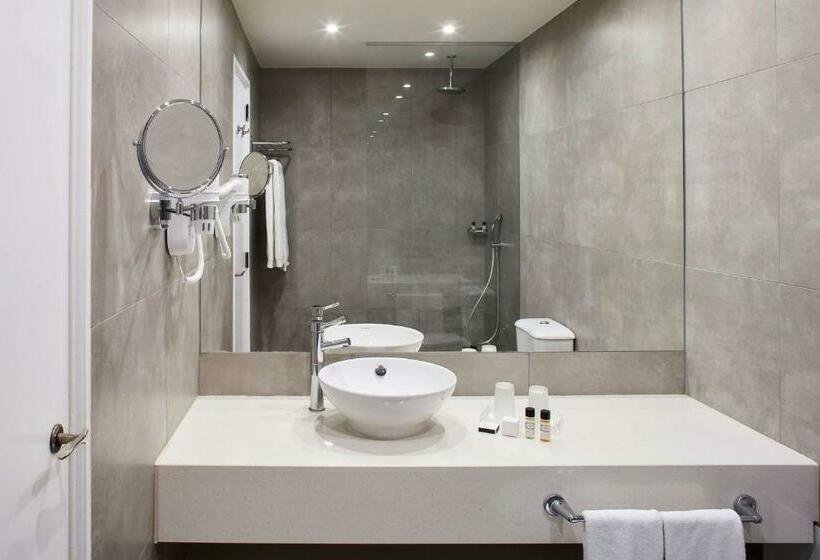 חדר סופריור, Tivoli Lagos