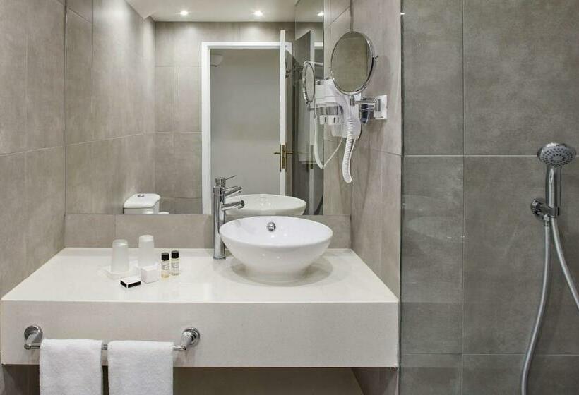 חדר סופריור נוף לבריכה, Tivoli Lagos