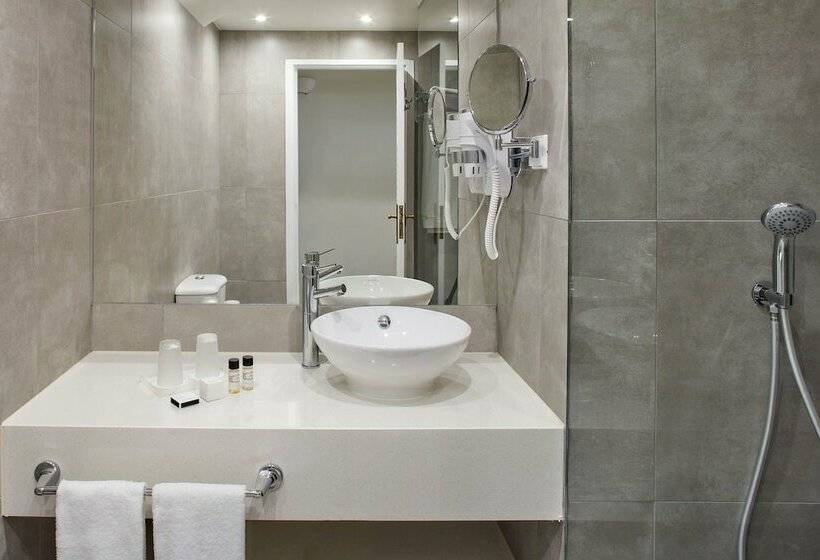 חדר סופריור נוף לבריכה, Tivoli Lagos