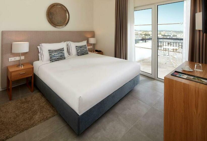 Номер Deluxe Вид на Бассейн, Tivoli Lagos