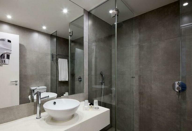 חדר משפחתי דלוקס, Tivoli Lagos