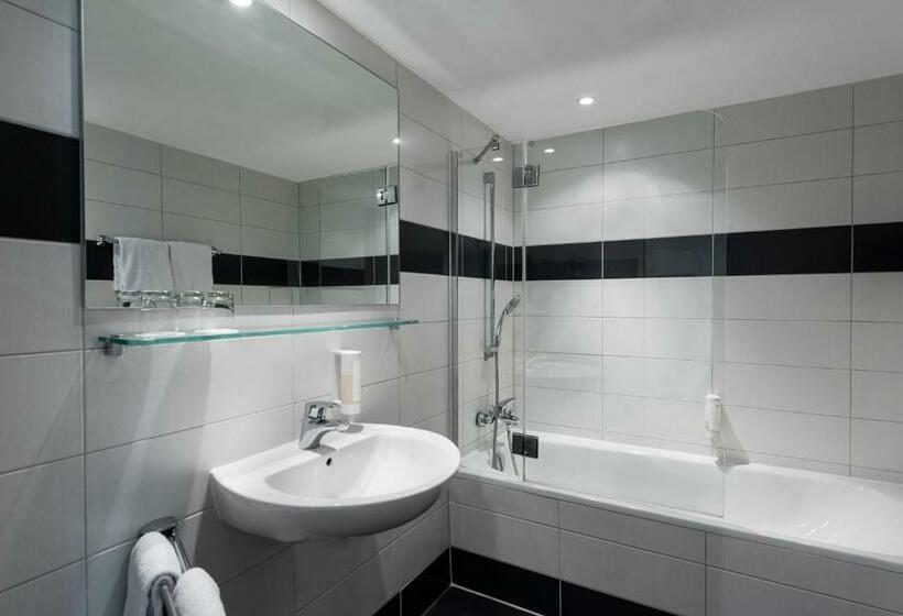 اتاق استاندارد چهار تخته, Mark Apart