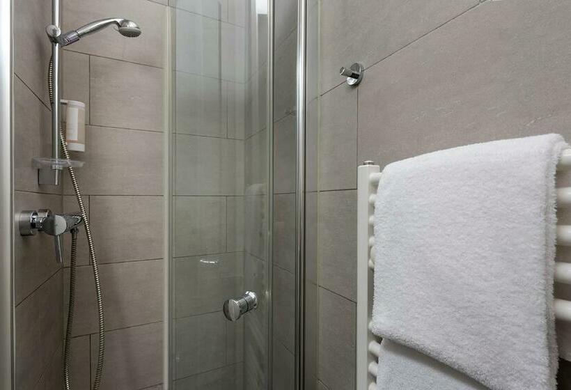 اتاق استاندارد یک نفره, Mark Apart