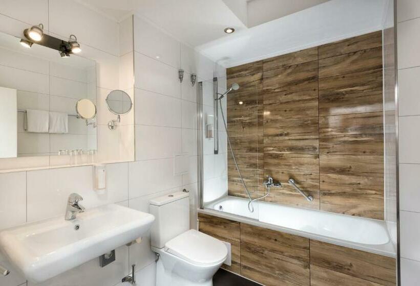 اتاق سوپریور, Mark Apart