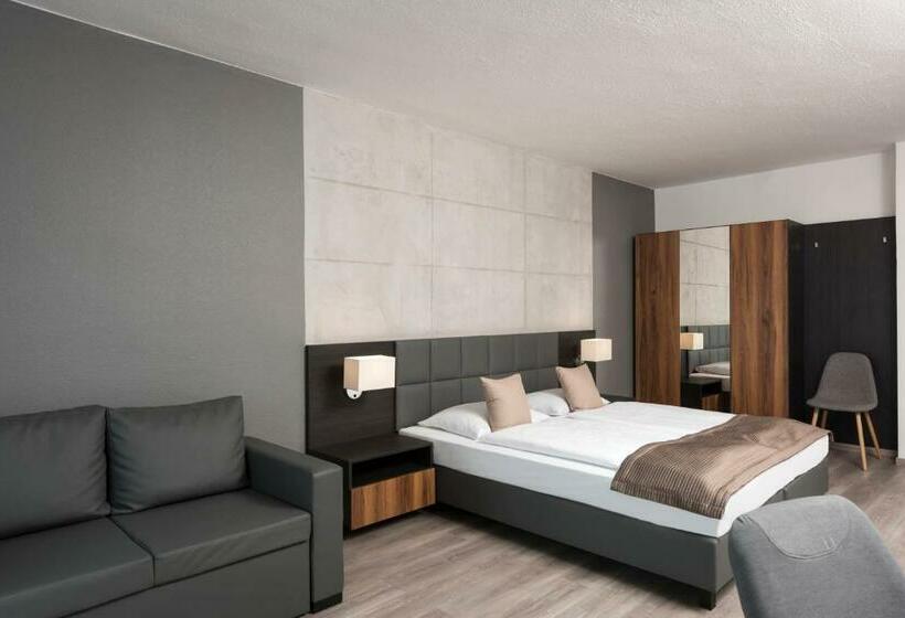 اتاق اجرایی یک تخته, Mark Apart