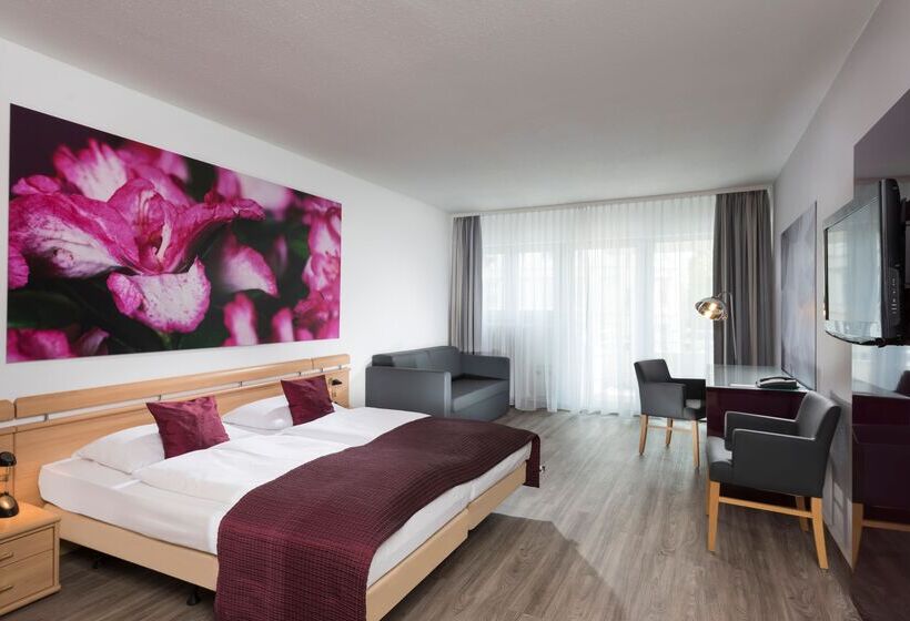 اتاق استاندارد سه نفره, Mark Apart