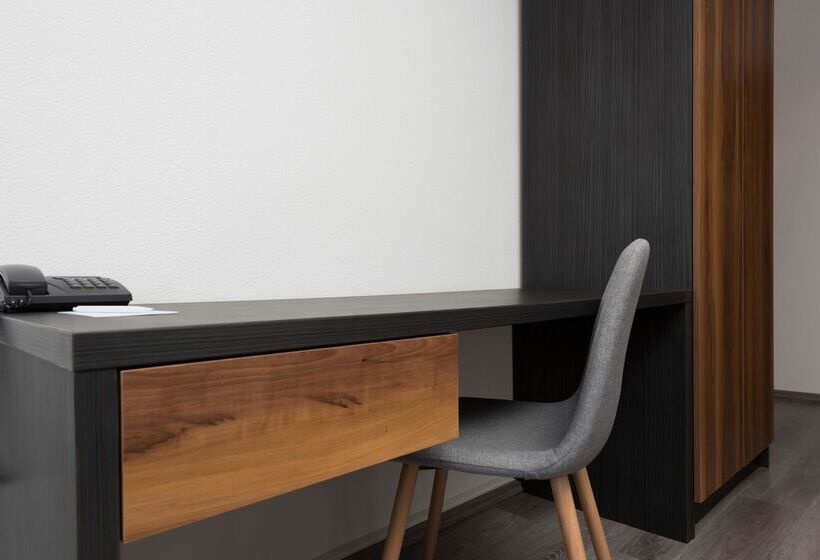 اتاق سوپریور, Mark Apart