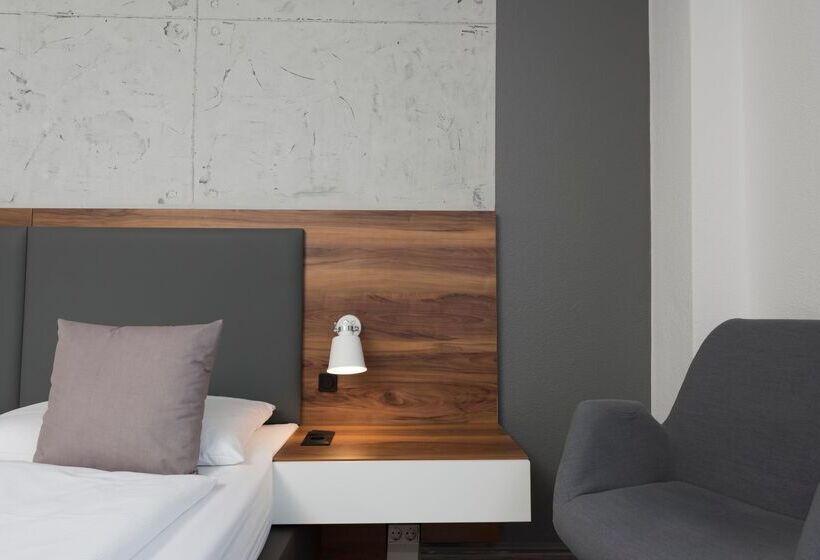 اتاق سوپریور, Mark Apart